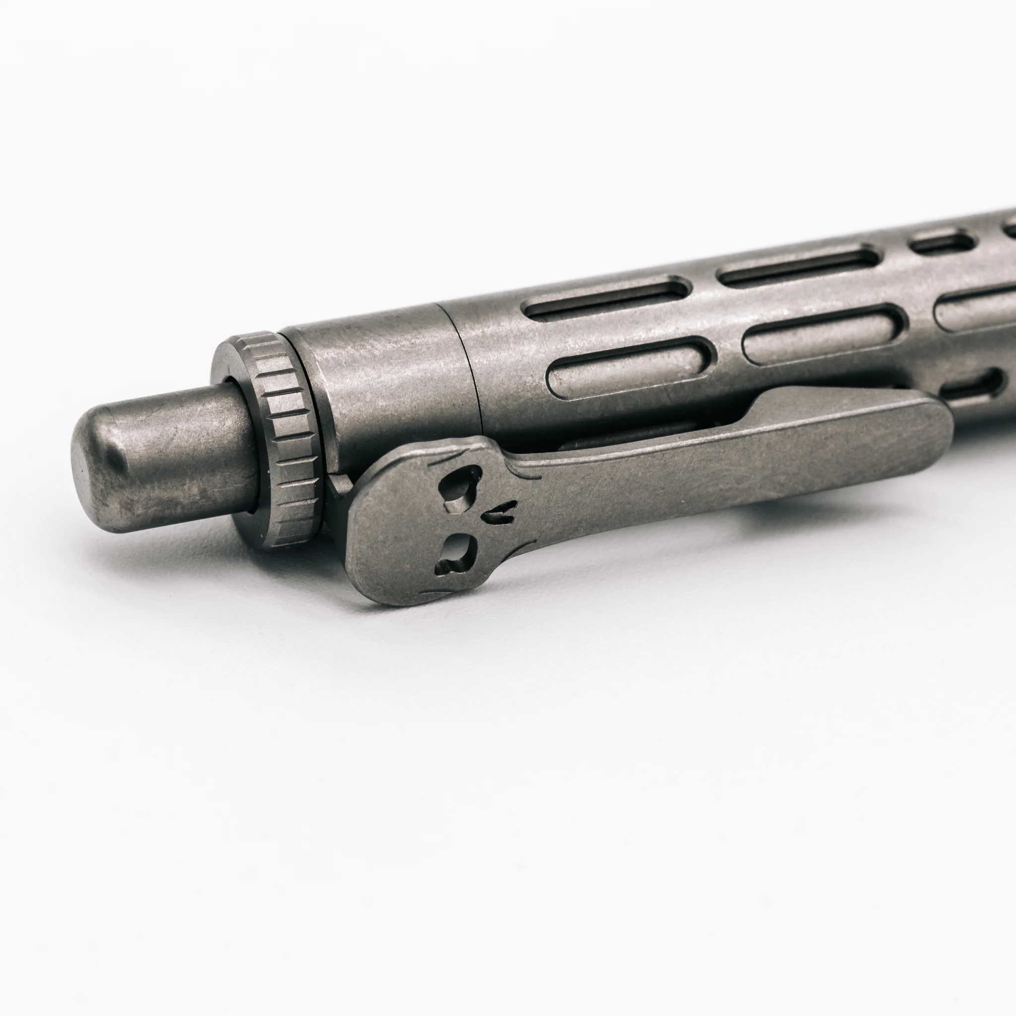 Chaves Knives Exclusive Clicker Pen - Vertical Lines - Image 4